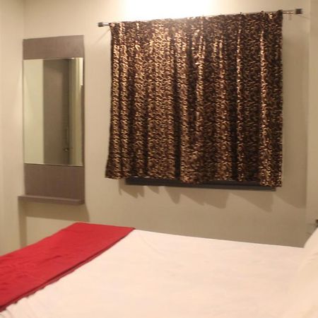 Hotel Lakshmi Grand Visakhapatnam Kamer foto