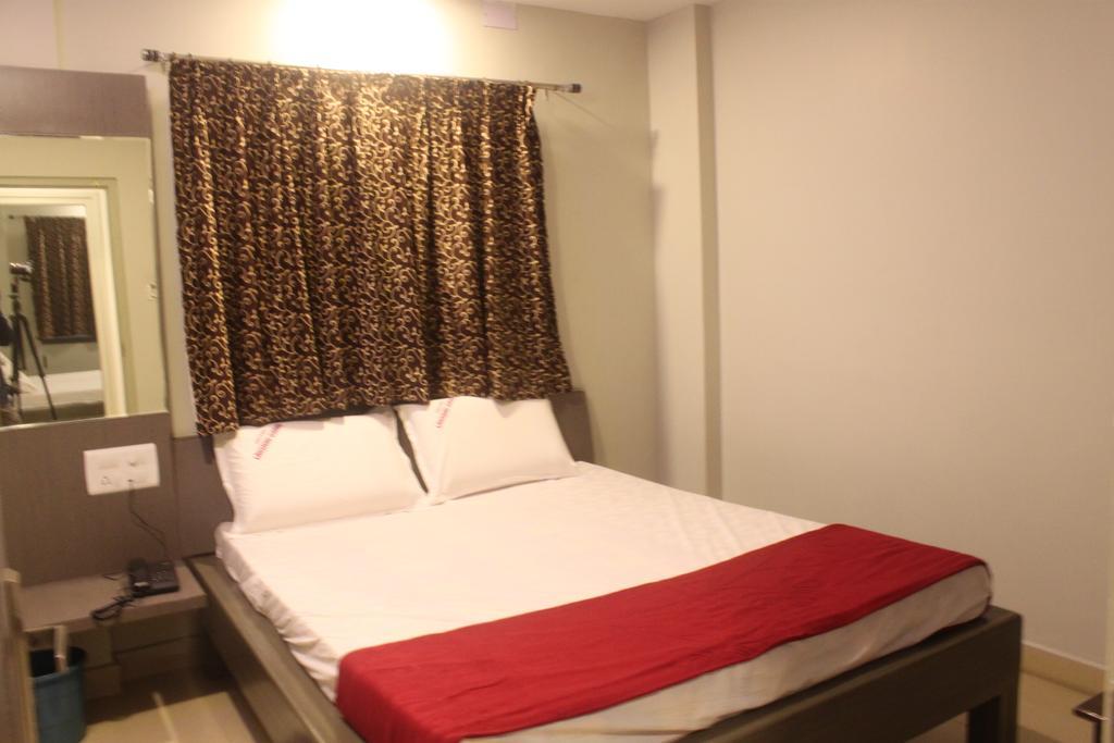 Hotel Lakshmi Grand Visakhapatnam Kamer foto